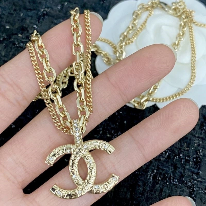 Chanel Necklaces Practical 223500