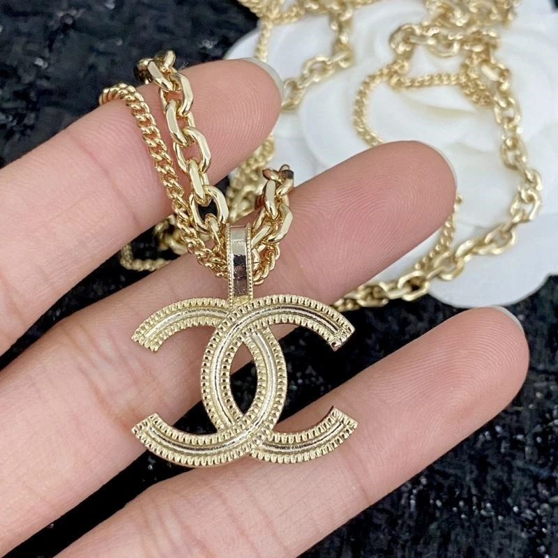 Chanel Necklaces Practical 223500