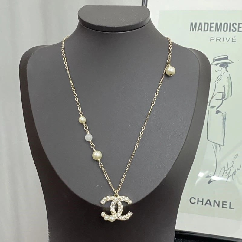 Chanel Necklaces Versatile 223490