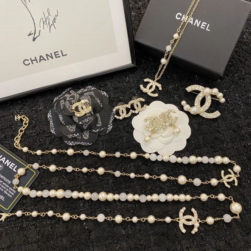 Chanel Necklaces Versatile 223490