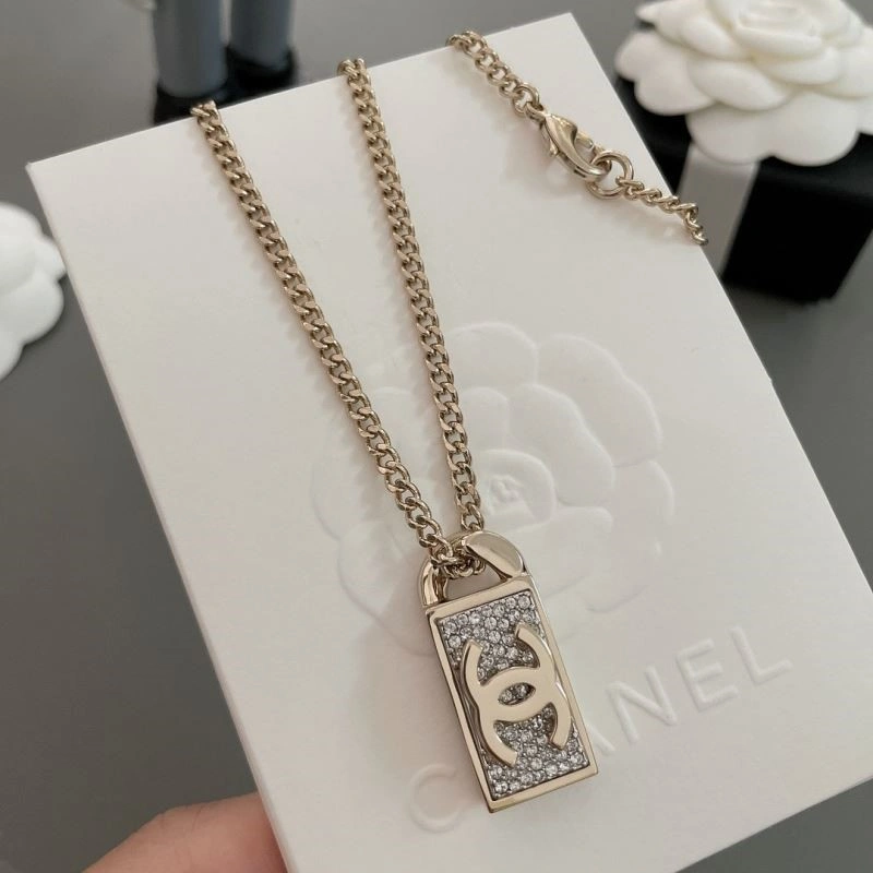 Chanel Necklaces Chic 223492