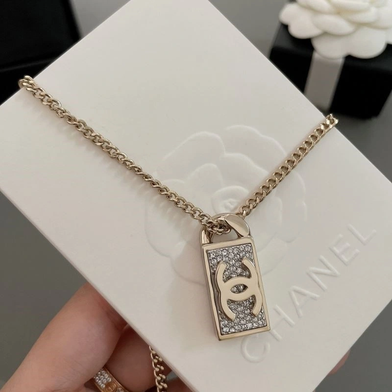 Chanel Necklaces Chic 223492