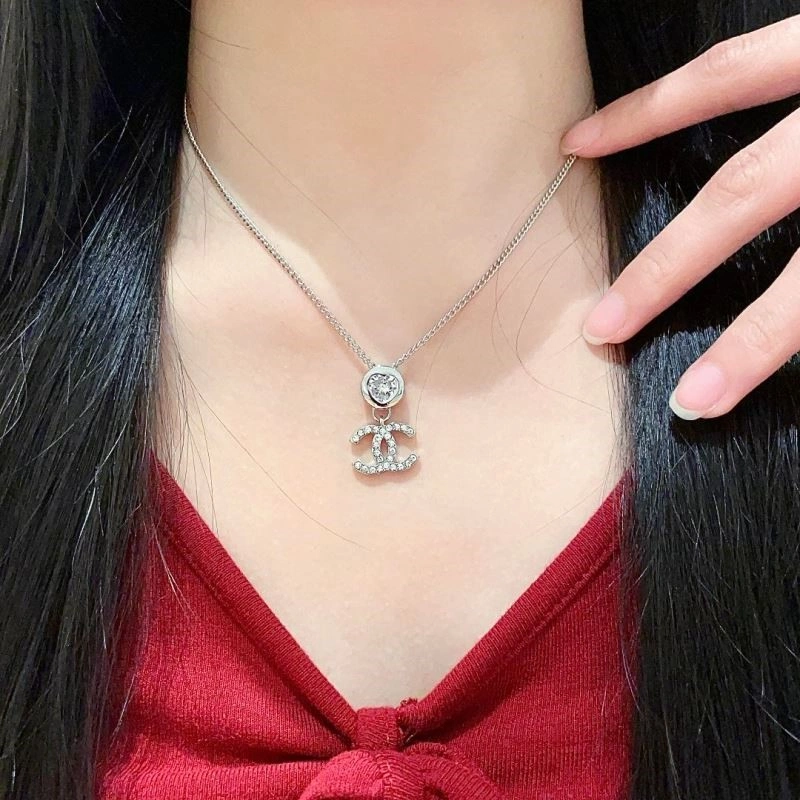 Vibrant Chanel Necklaces 223480