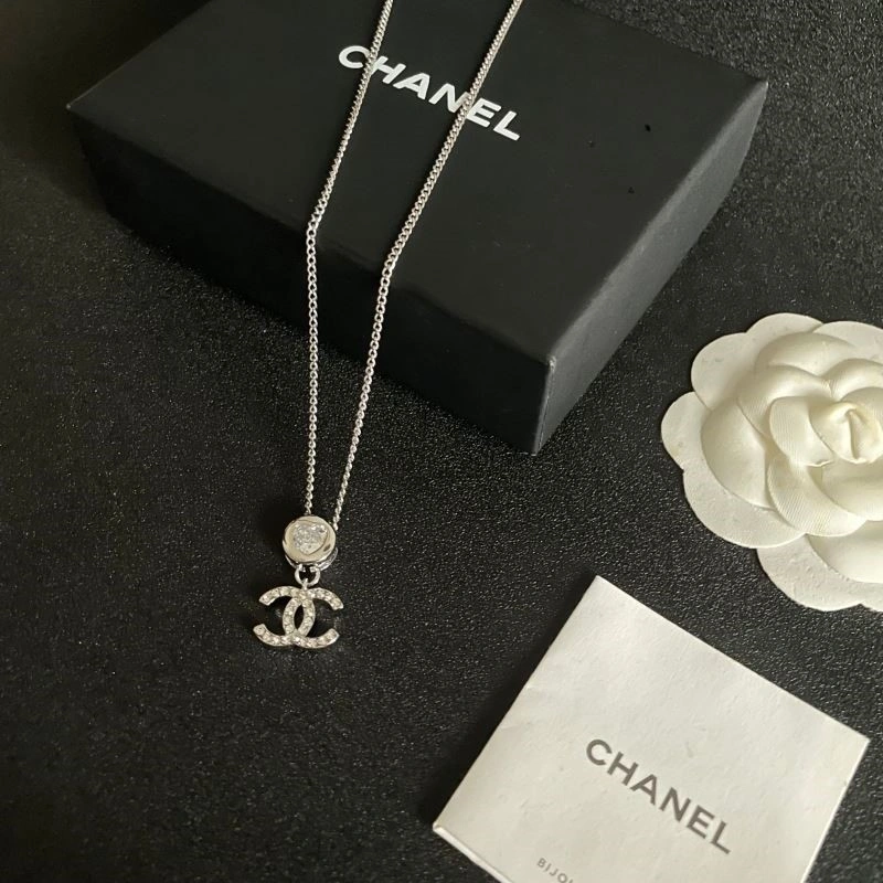 Vibrant Chanel Necklaces 223480