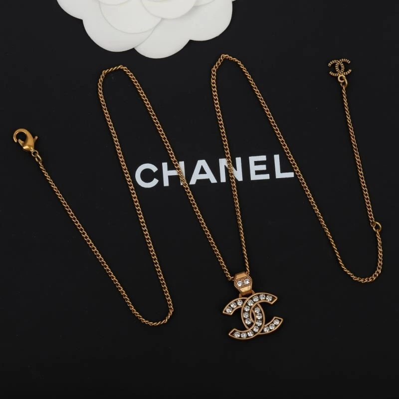 Chanel Necklaces Sleek 223469