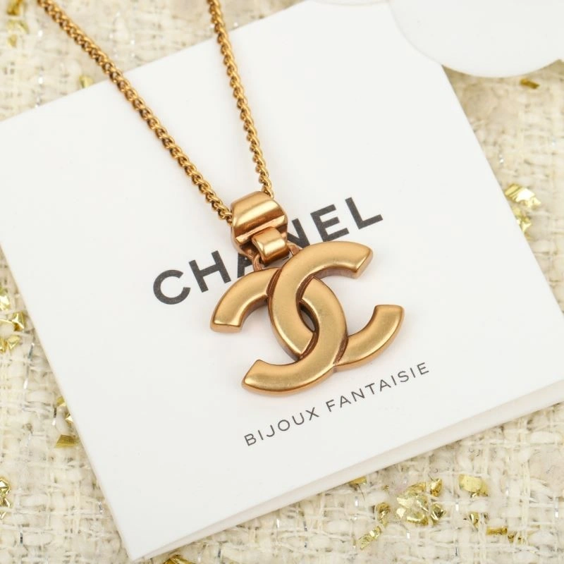 Chanel Necklaces Sleek 223469