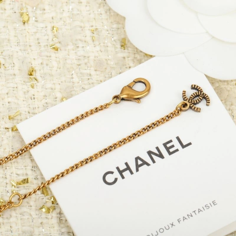 Chanel Necklaces Sleek 223469