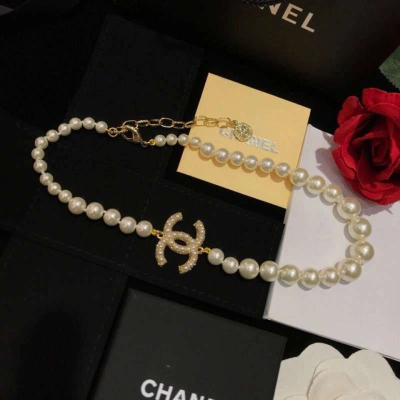 Chanel Necklaces Sleek 223479