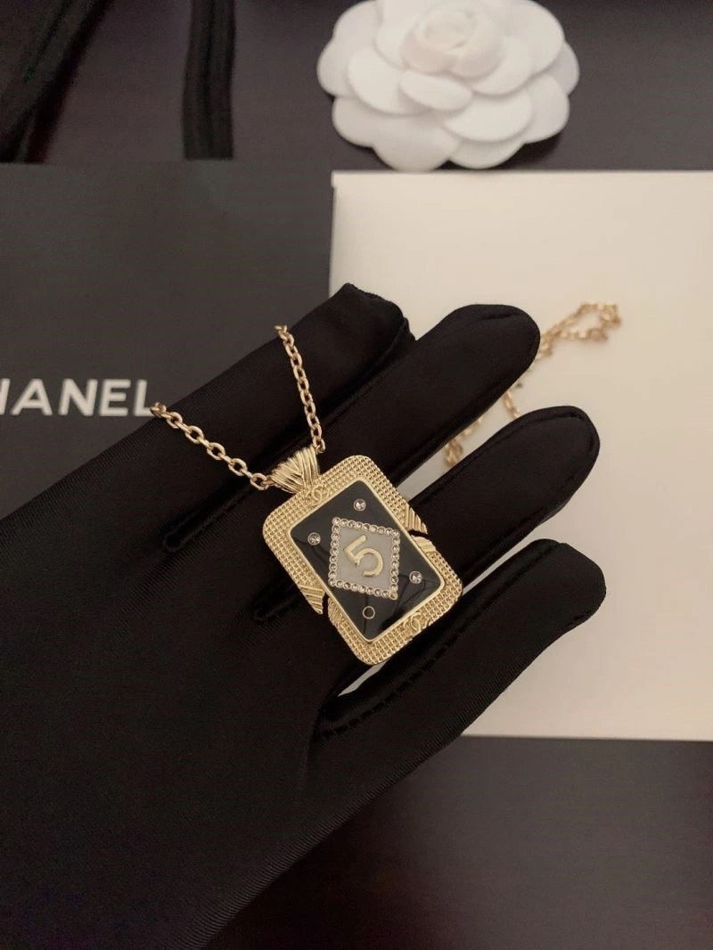 UrbanChic Chanel Necklaces 223450