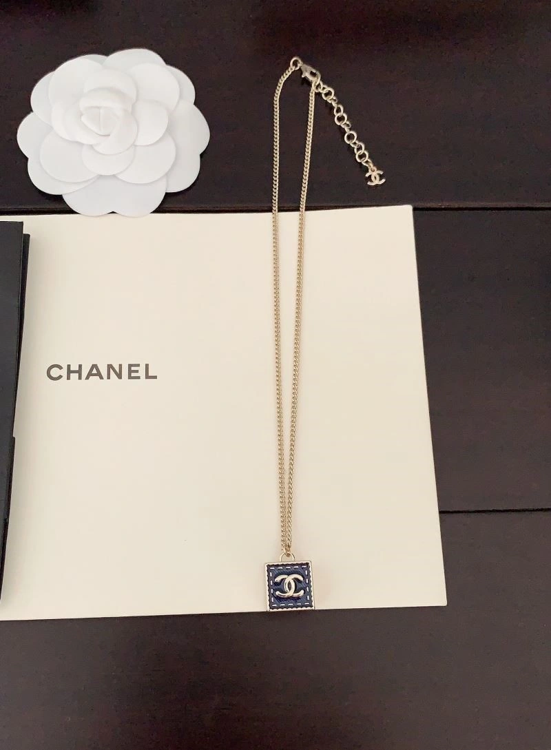 EyeCatching Chanel Necklaces 223508