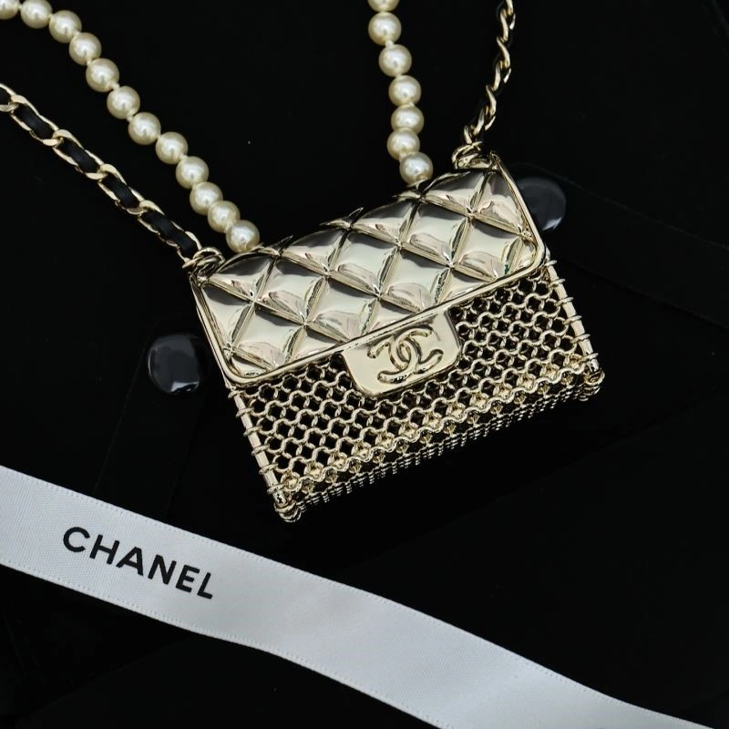 Chanel Necklaces Sporty 223443