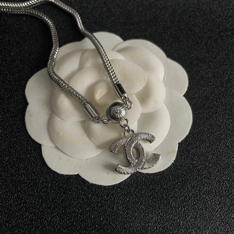 TravelReady Chanel Necklaces 223439