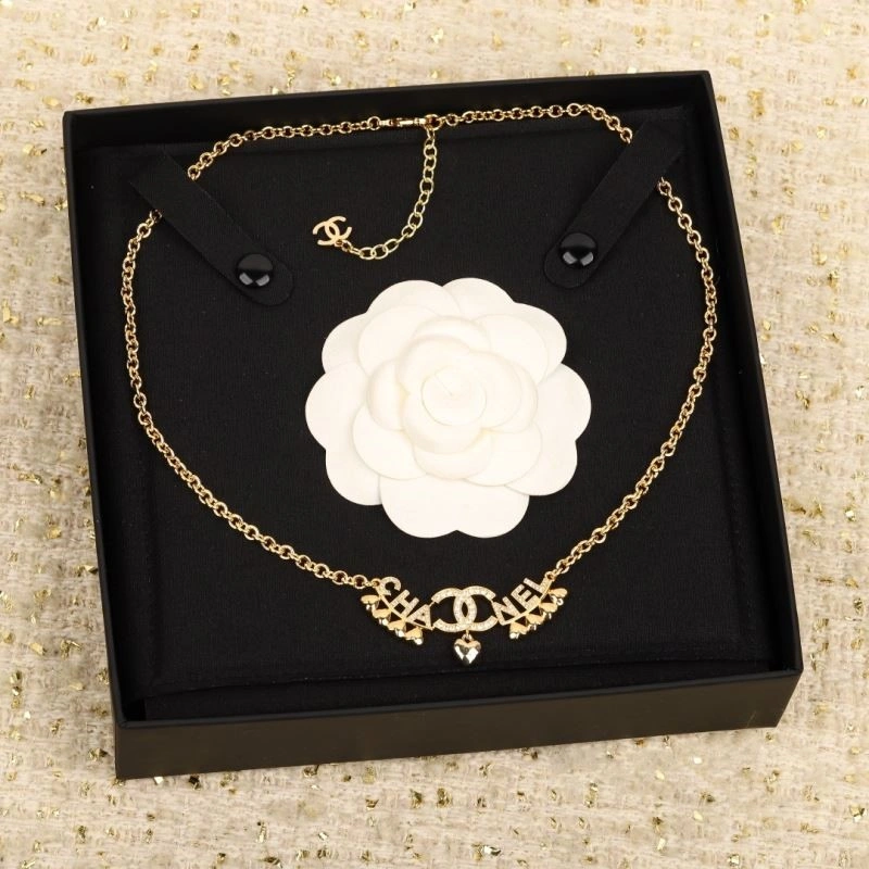 Chanel Necklaces Functional 223422