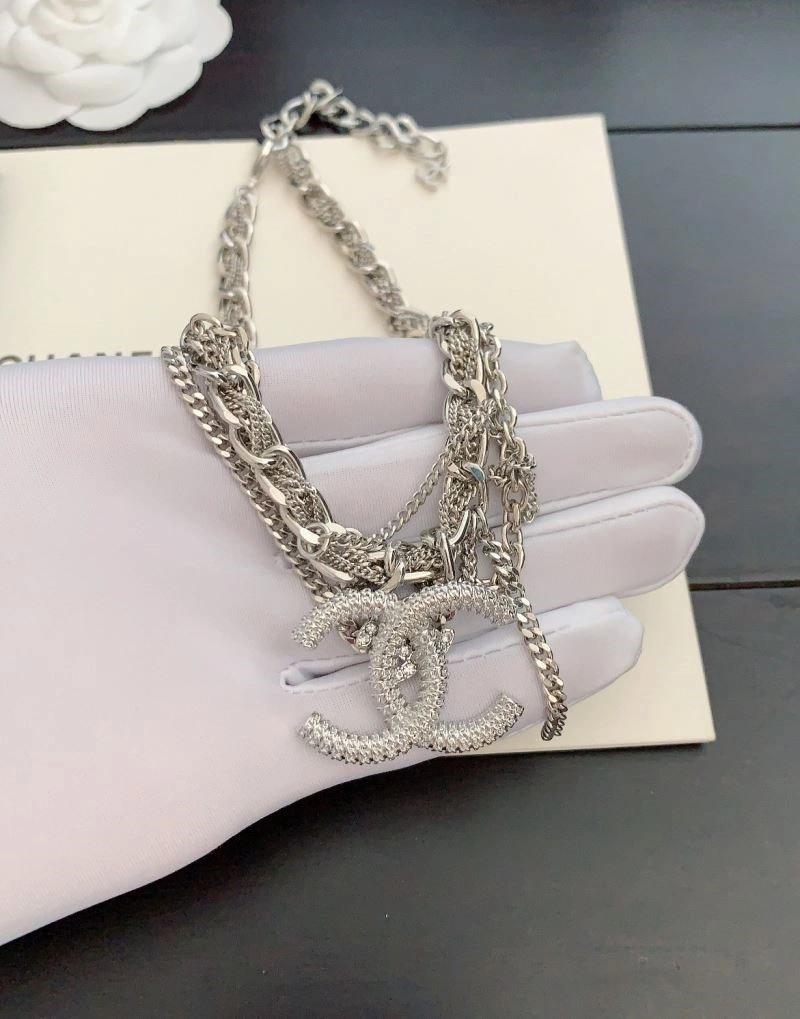 Stylish Chanel Necklaces 223425