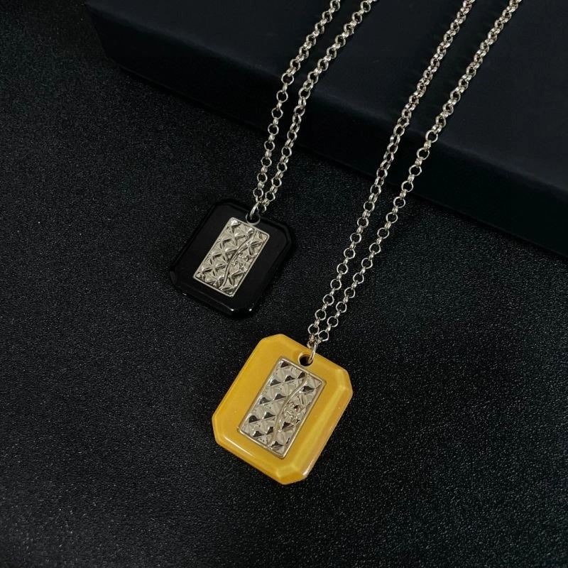 Chanel Necklaces Neat 223410