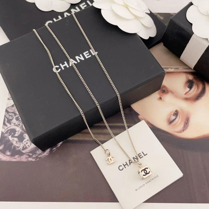 Sporty Chanel Necklaces 223405