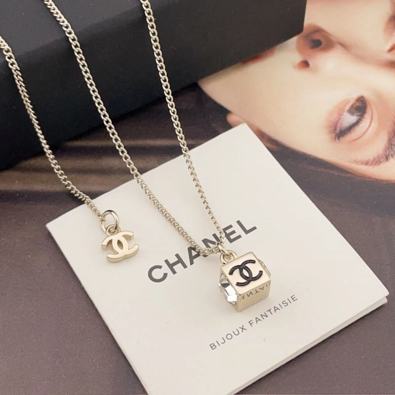 Sporty Chanel Necklaces 223405