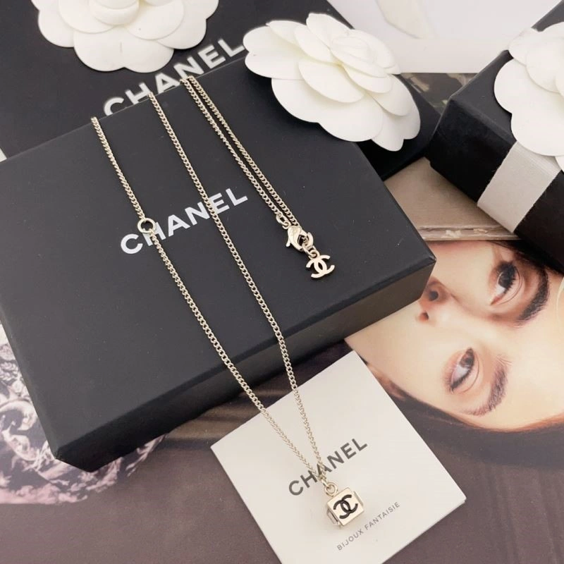 Sporty Chanel Necklaces 223405