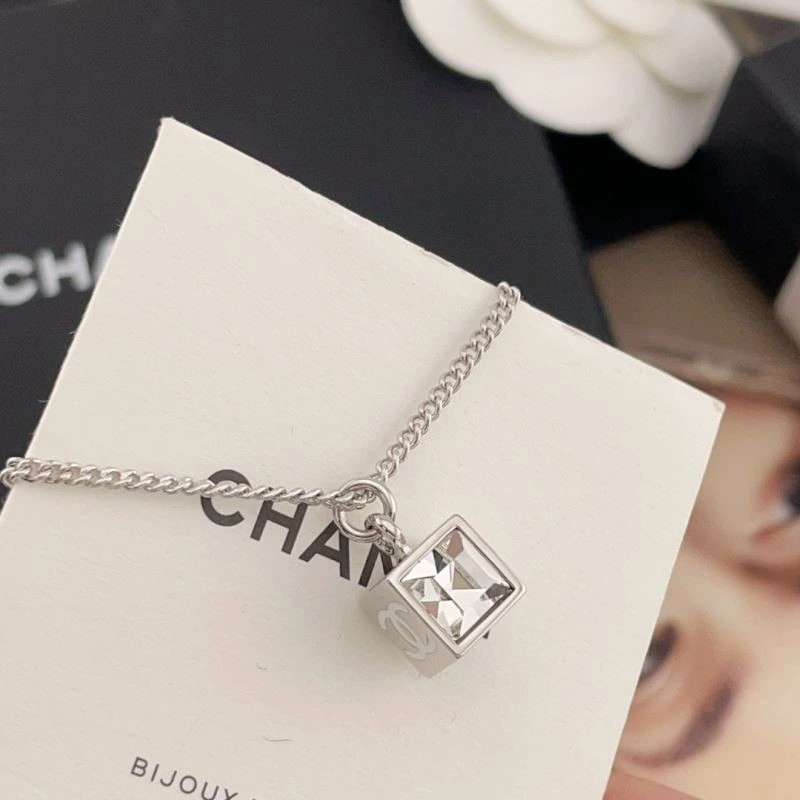 Sporty Chanel Necklaces 223405