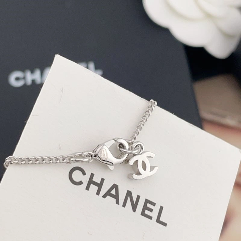 Sporty Chanel Necklaces 223405