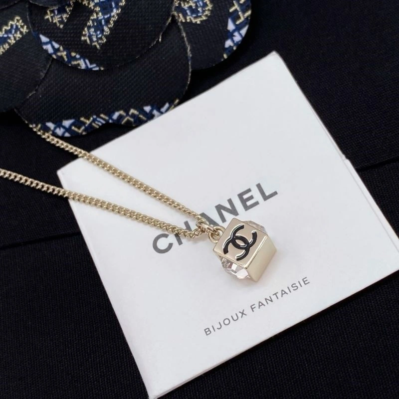 Chanel Necklaces Trendsetting 223406