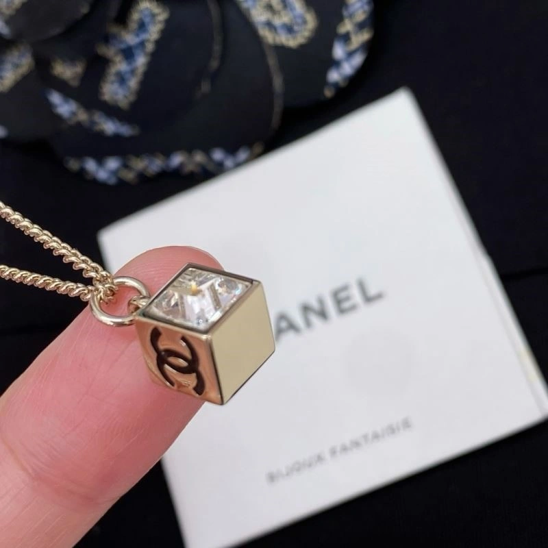 Chanel Necklaces Trendsetting 223406
