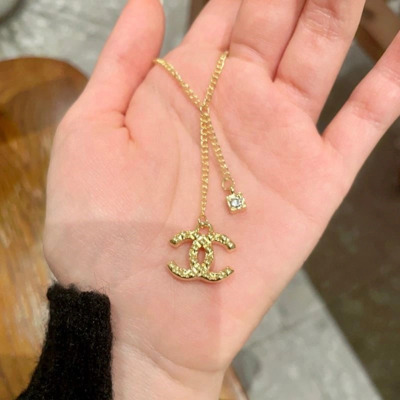 Chanel Necklaces ModernLook 223383