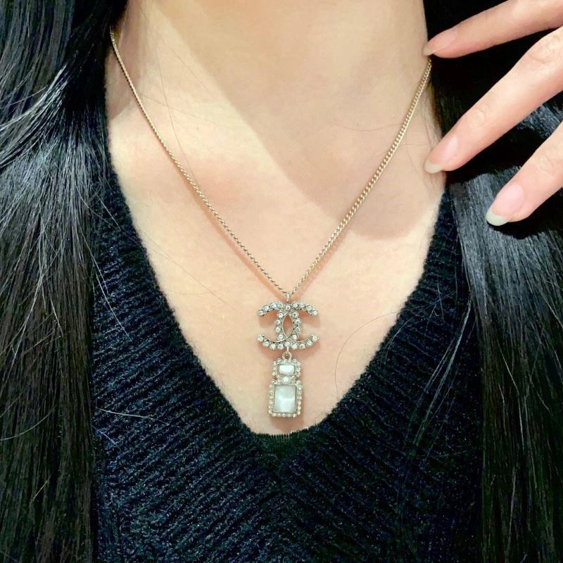 RelaxedFit Chanel Necklaces 223380