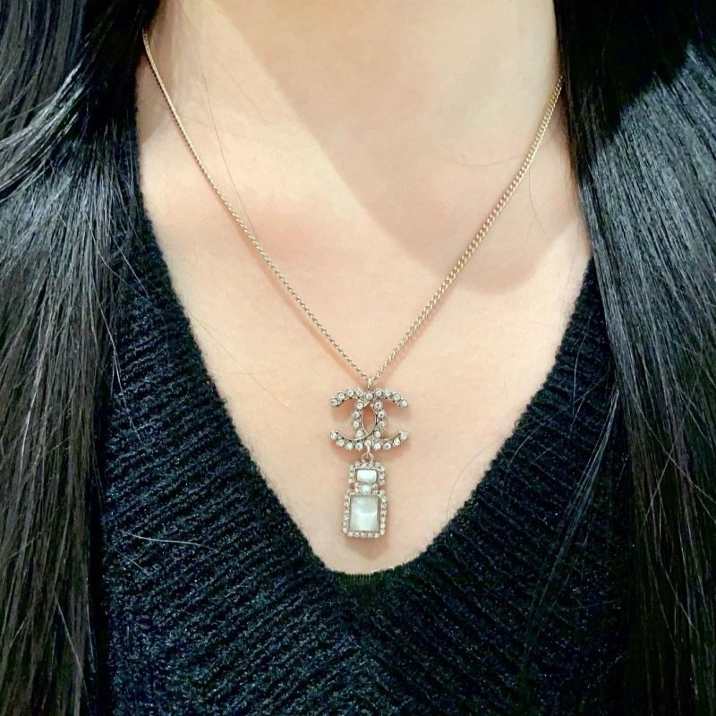RelaxedFit Chanel Necklaces 223380