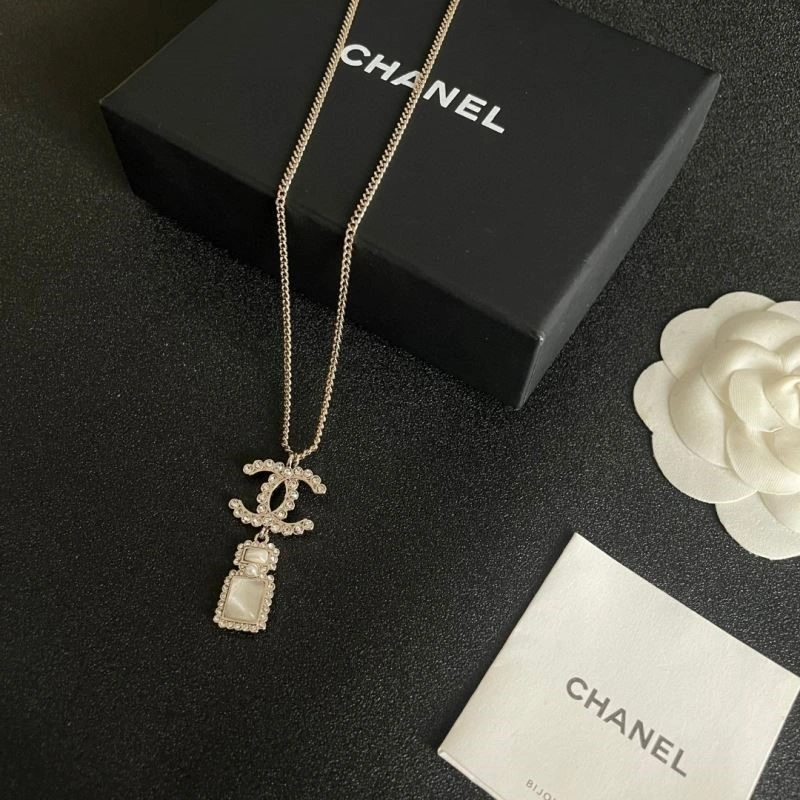 RelaxedFit Chanel Necklaces 223380