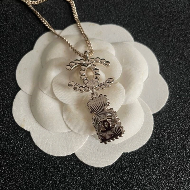 RelaxedFit Chanel Necklaces 223380