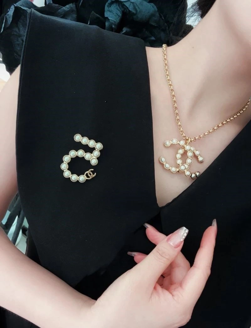 Chanel Necklaces Lightweight 223413