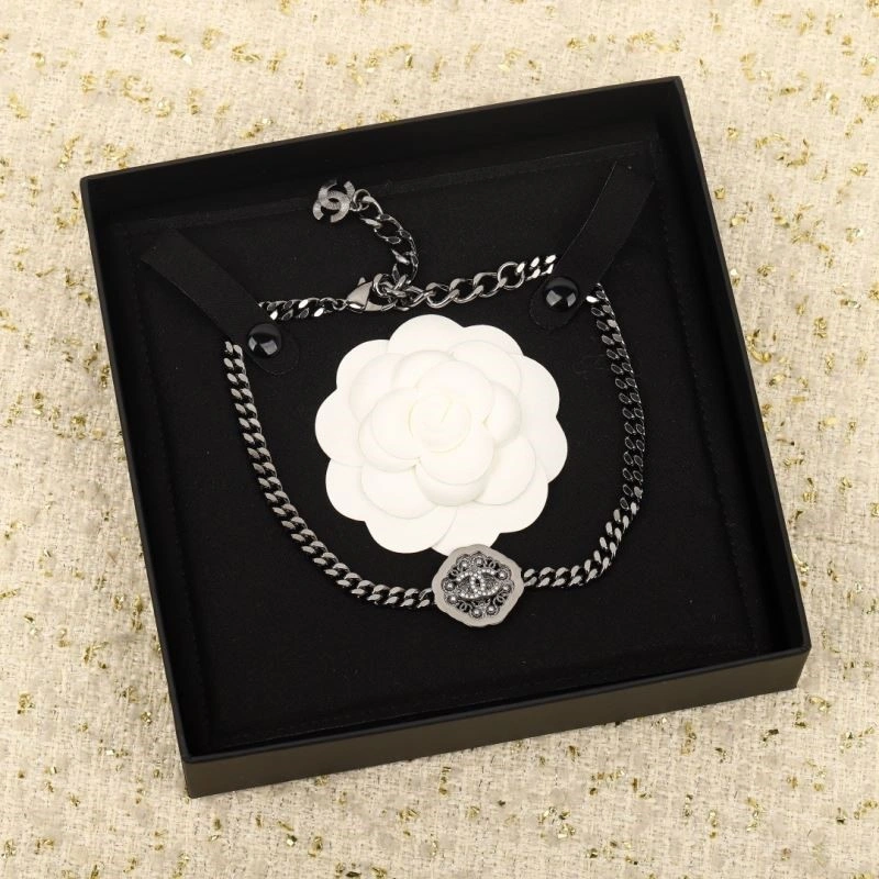 Resilient Chanel Necklaces 223384