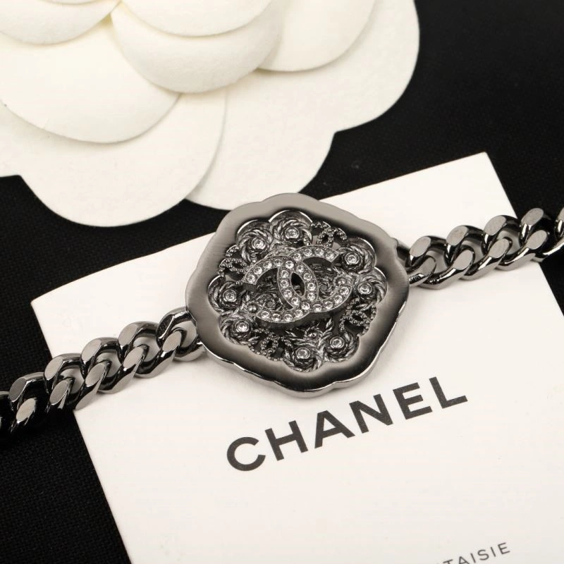Resilient Chanel Necklaces 223384