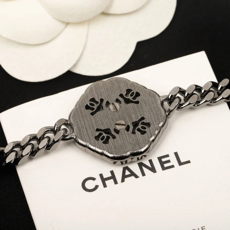 Resilient Chanel Necklaces 223384