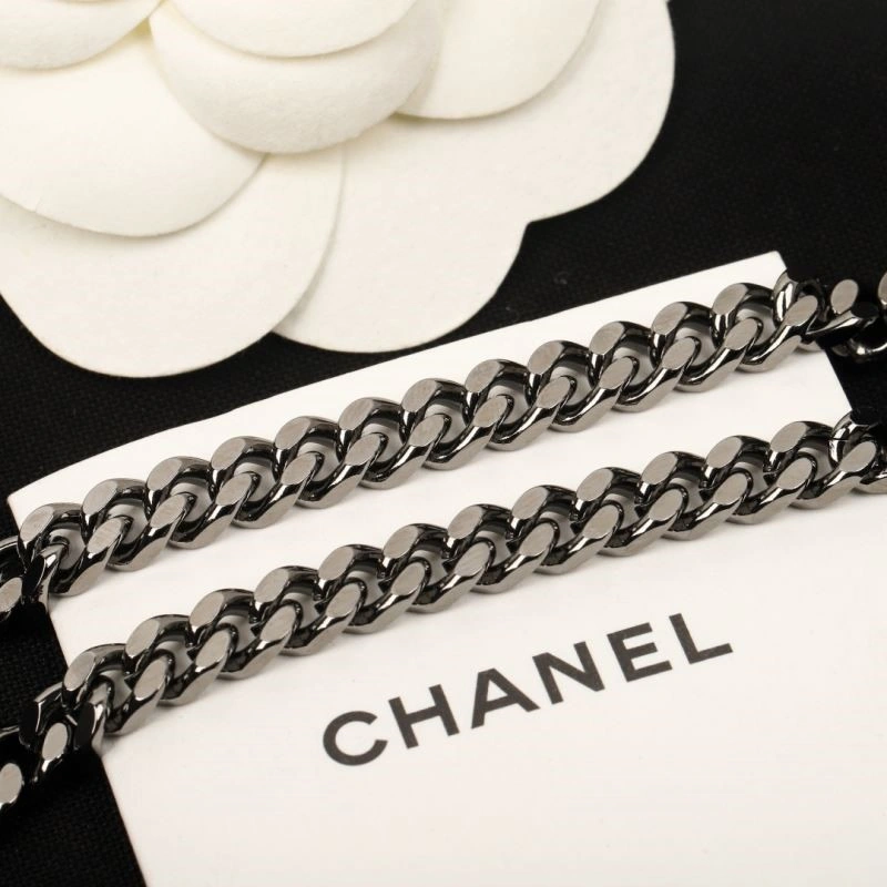 Resilient Chanel Necklaces 223384
