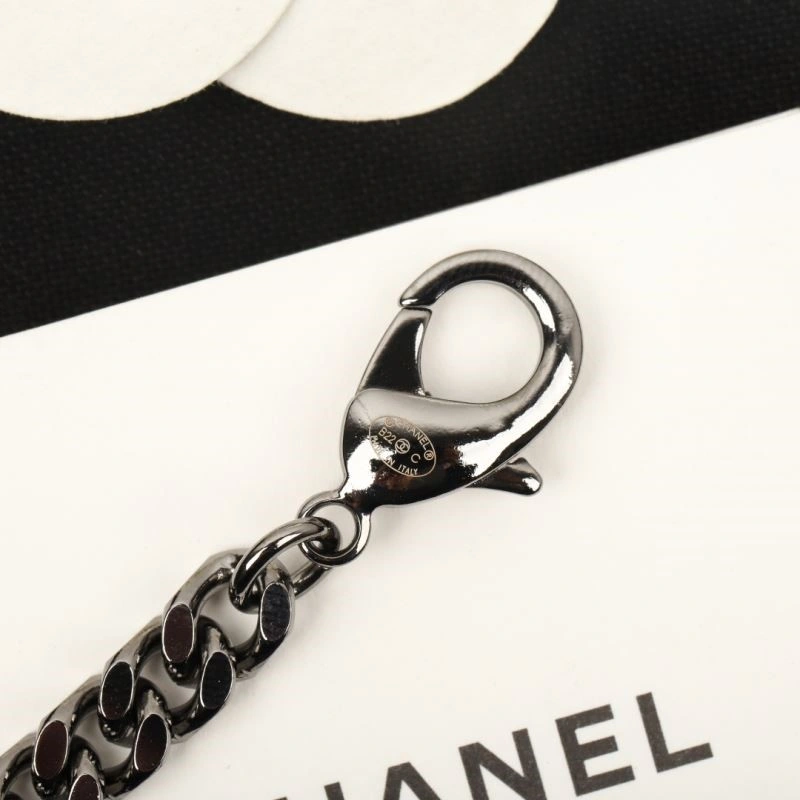 Resilient Chanel Necklaces 223384