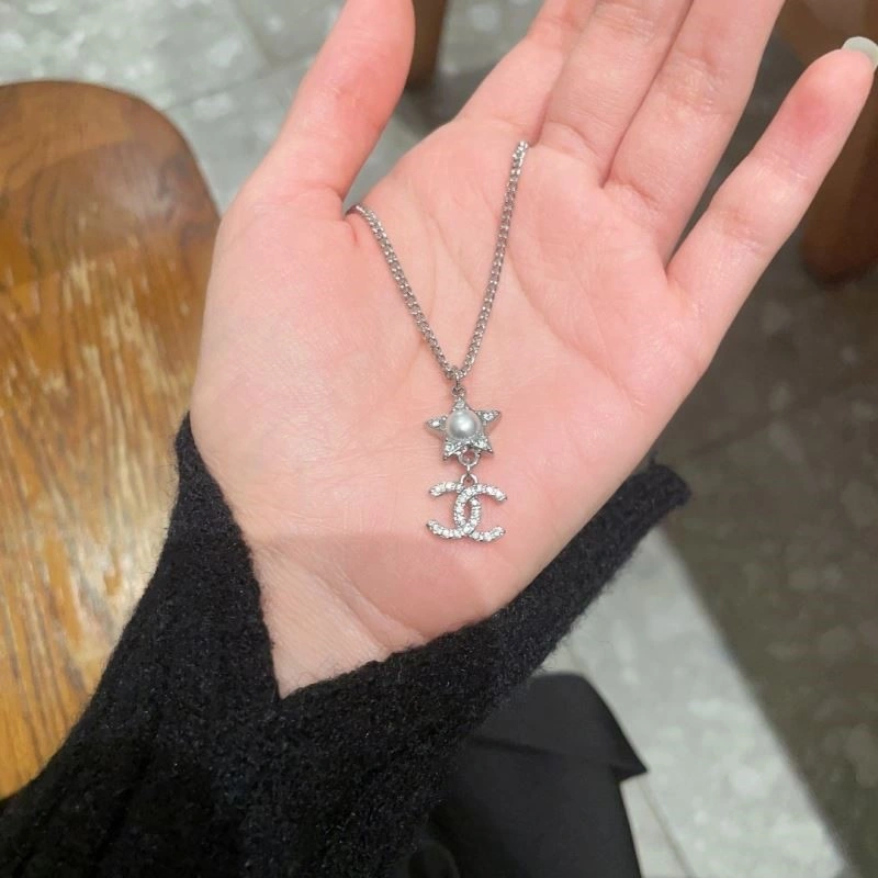 Chanel Necklaces Bright 223365