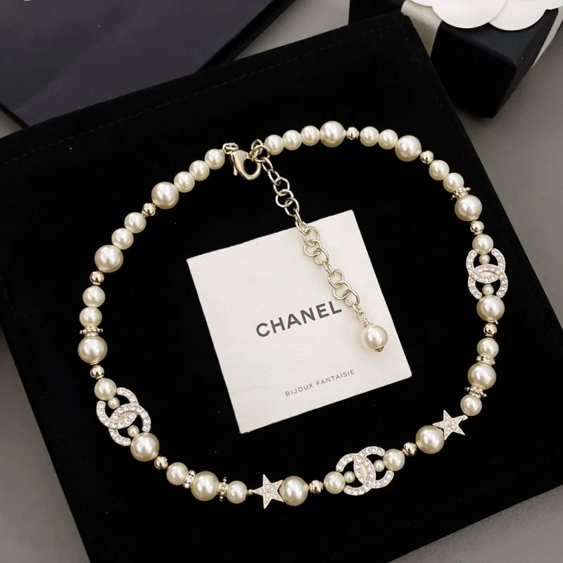 Sophisticated Chanel Necklaces 223360