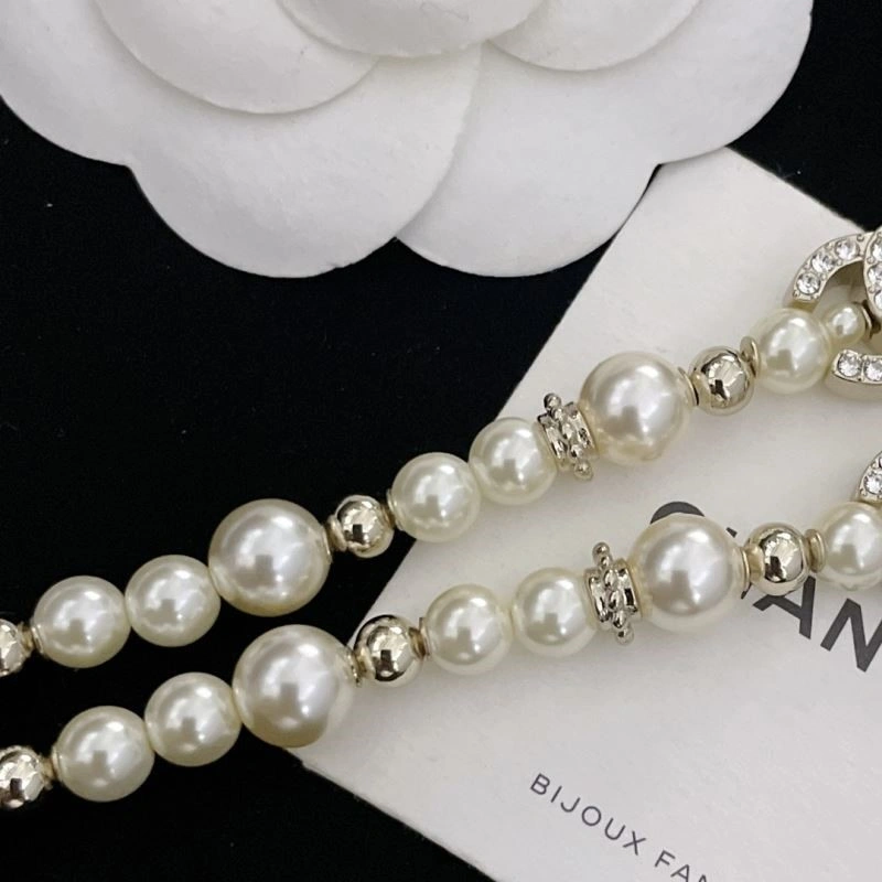 Sophisticated Chanel Necklaces 223360