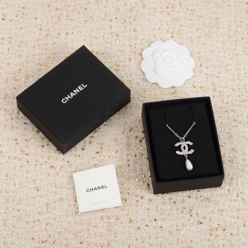 Comfortable Chanel Necklaces 223446