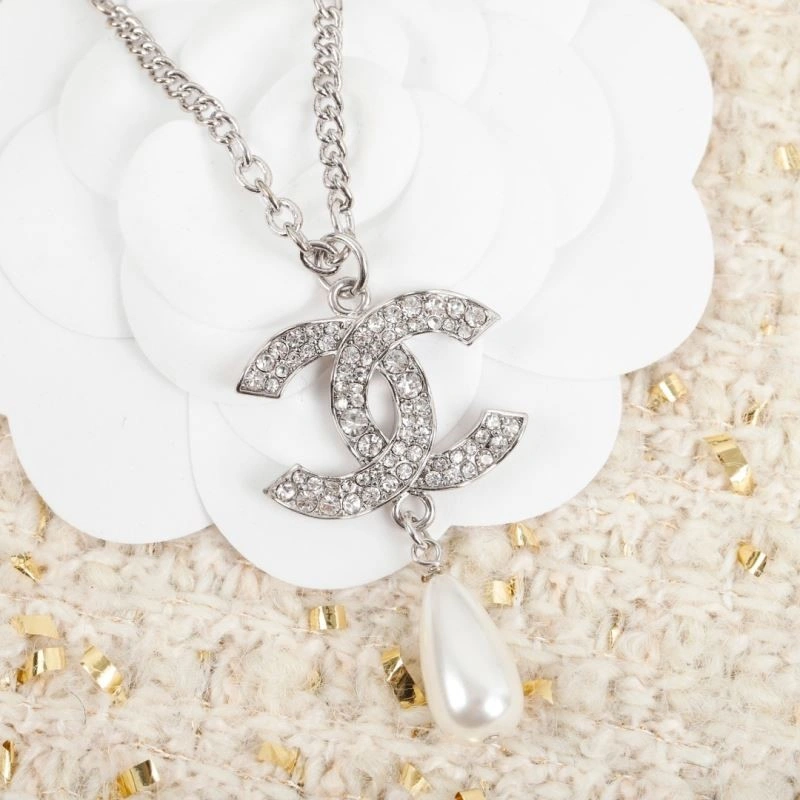 Comfortable Chanel Necklaces 223446