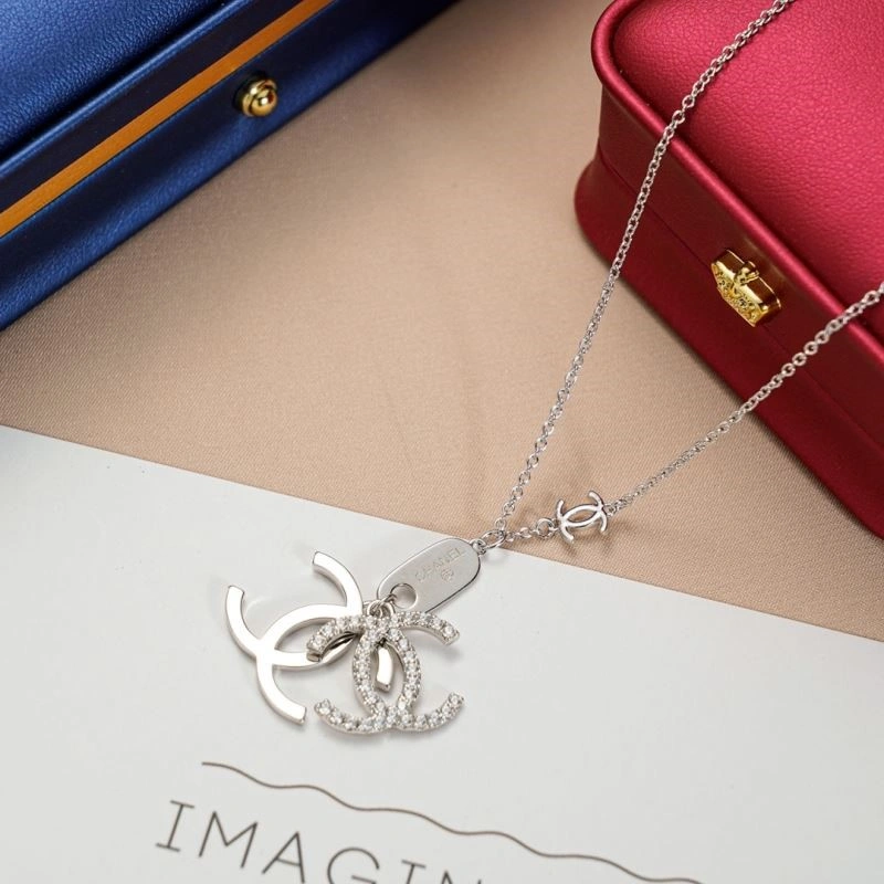 Trendsetting Chanel Necklaces 223393
