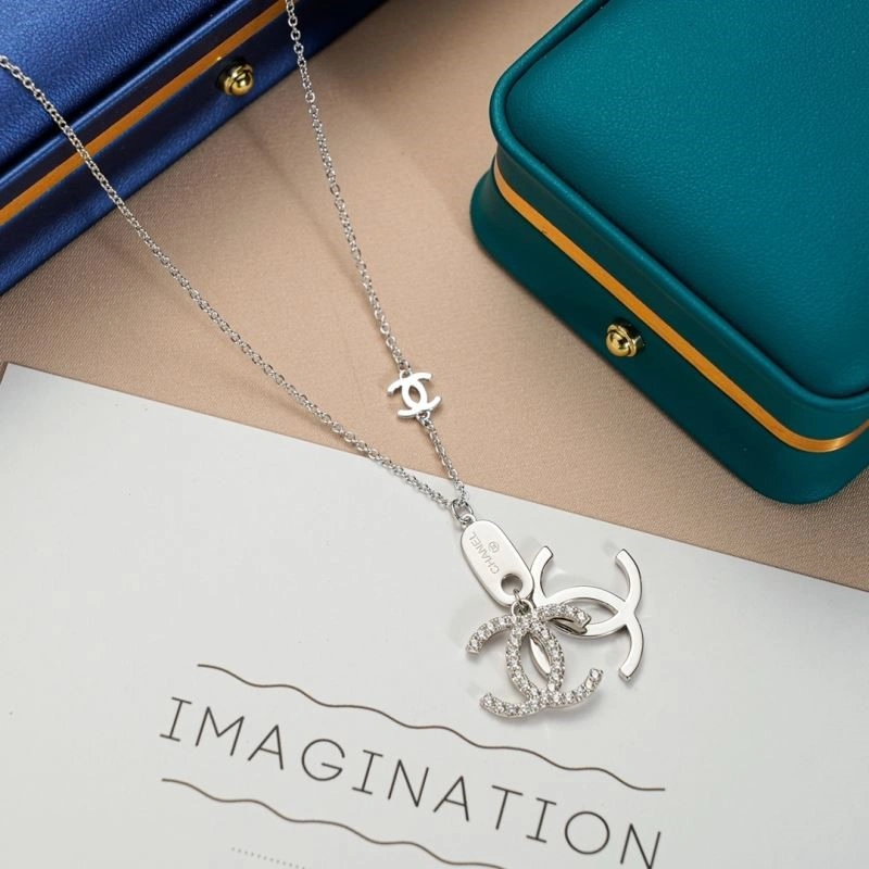 Trendsetting Chanel Necklaces 223393