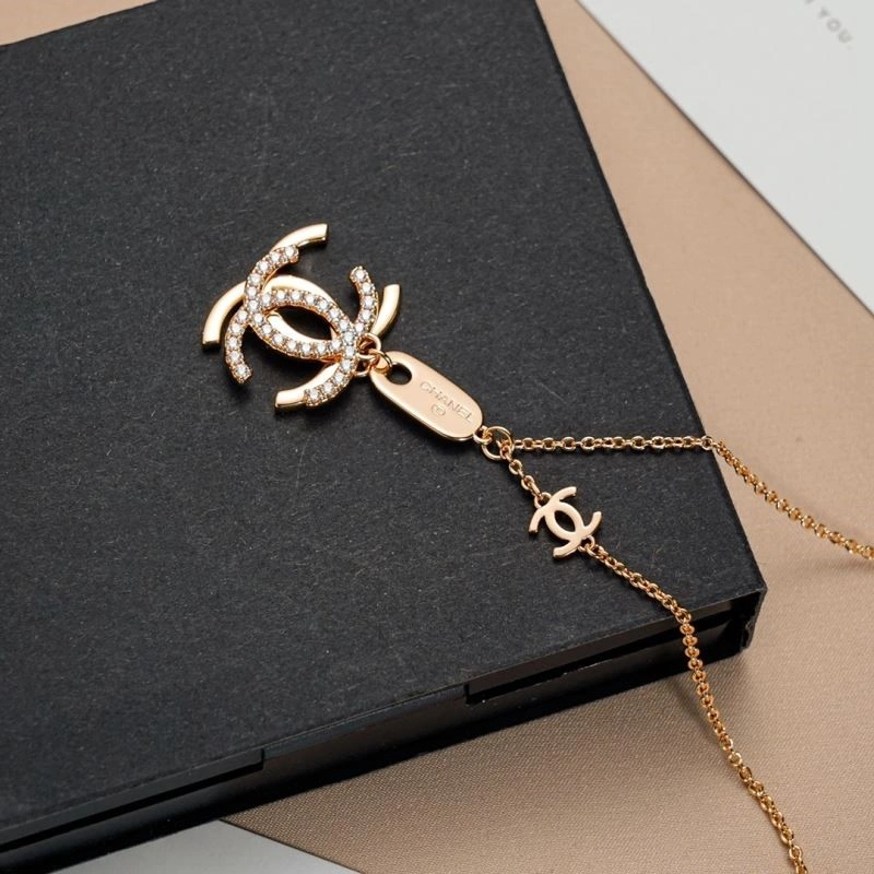 Trendsetting Chanel Necklaces 223393