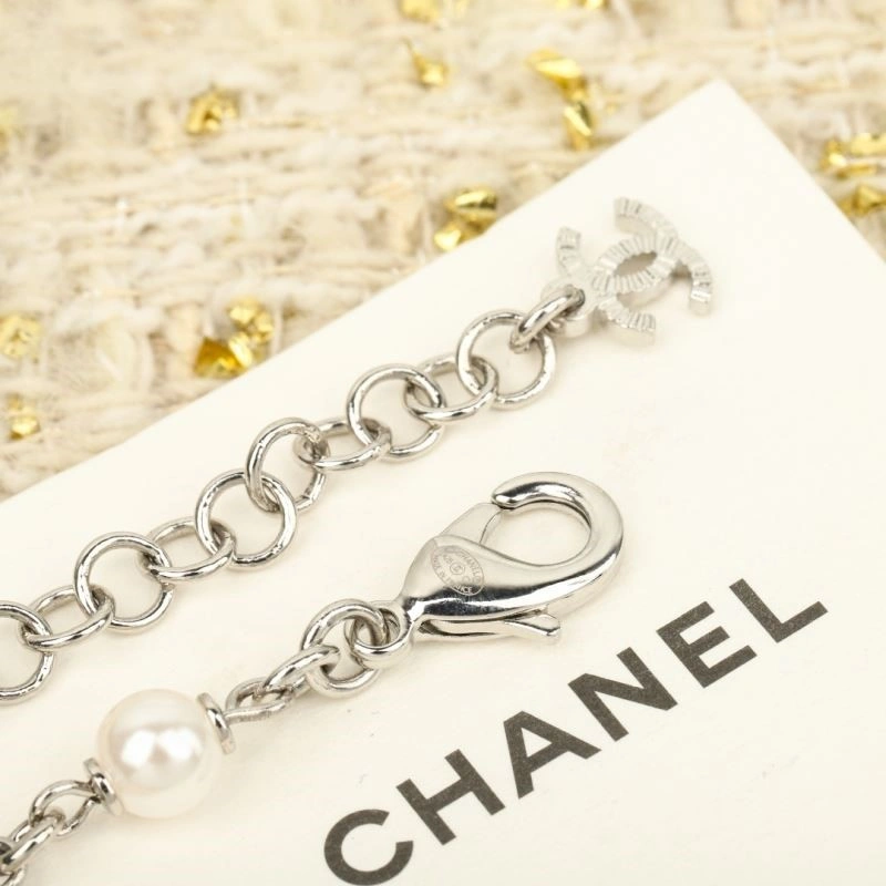 Supportive Chanel Necklaces 223321
