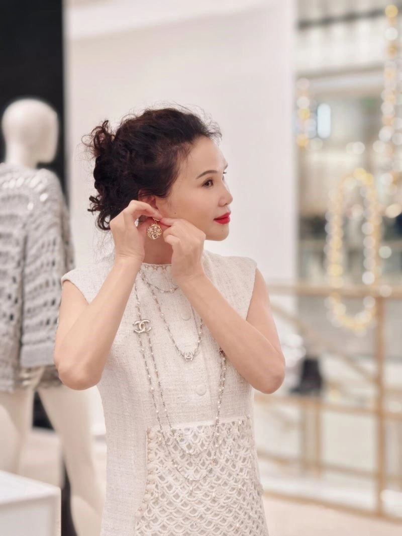 Supportive Chanel Necklaces 223321