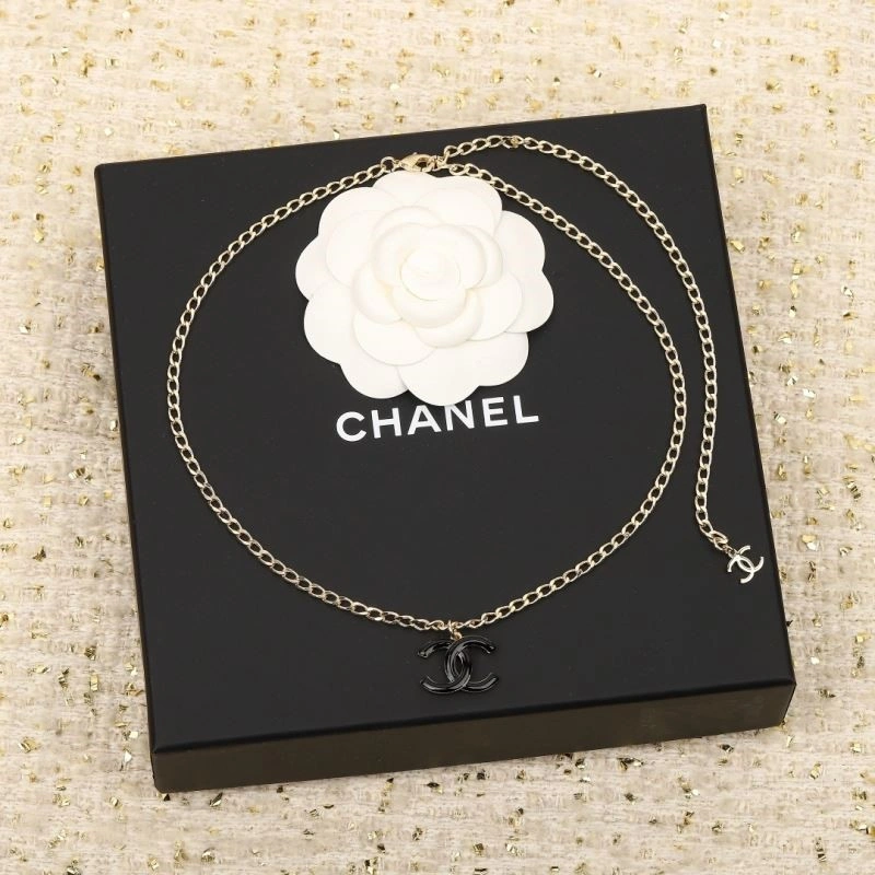 WaterResistant Chanel Necklaces 223325