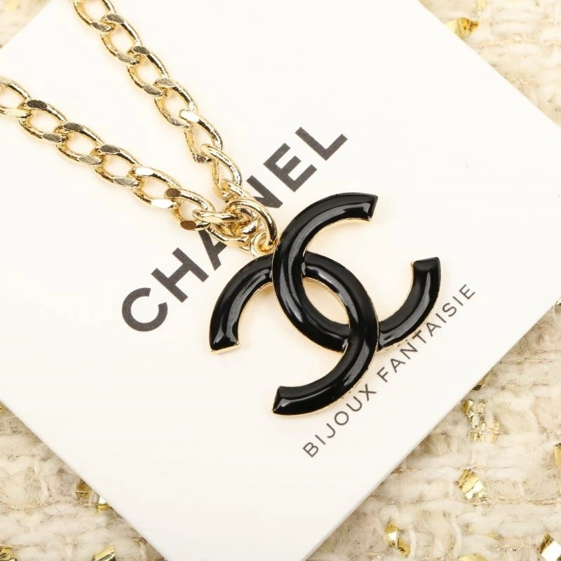 WaterResistant Chanel Necklaces 223325