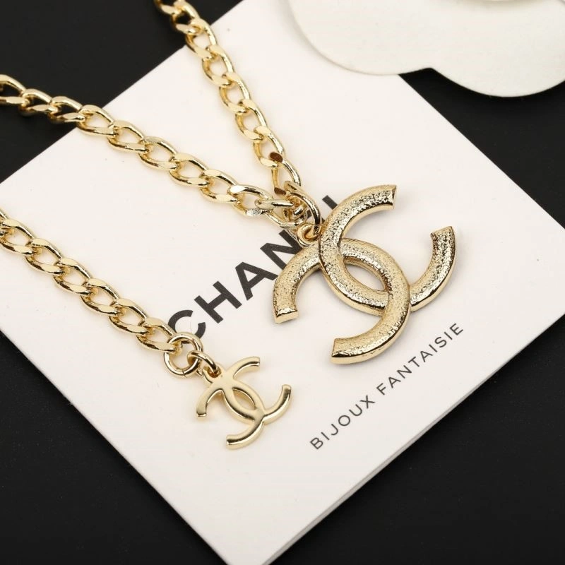 WaterResistant Chanel Necklaces 223325